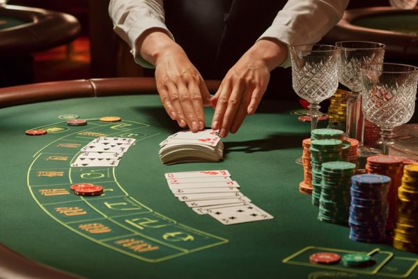 learn basic baccarat game